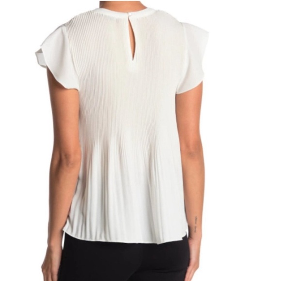 NWOT Adrianna Papell Blouse Ivory Pleated Flutter Sleeve small dirt mark - Picture 2 of 8